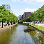 Sanders Arena - Dreamy One-Bedroom Apartment Close To Metro Station