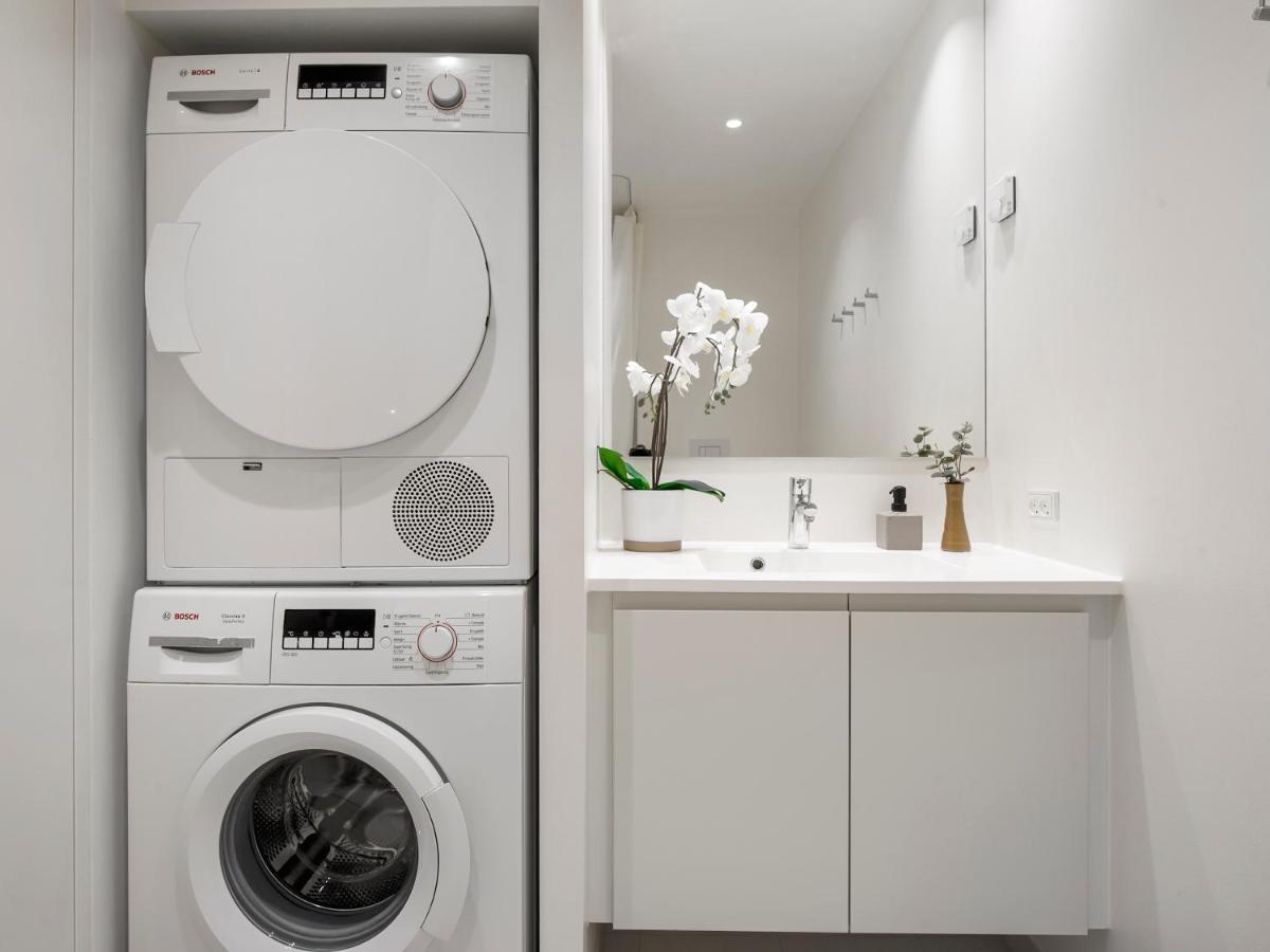 Sanders Arena - Dreamy One-bedroom Close To Metro Station