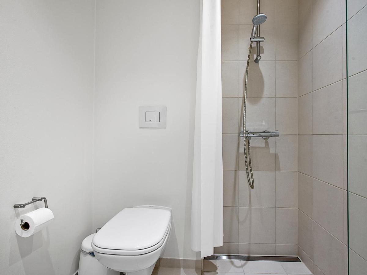 Sanders Arena - Dreamy One-bedroom Close To Metro Station